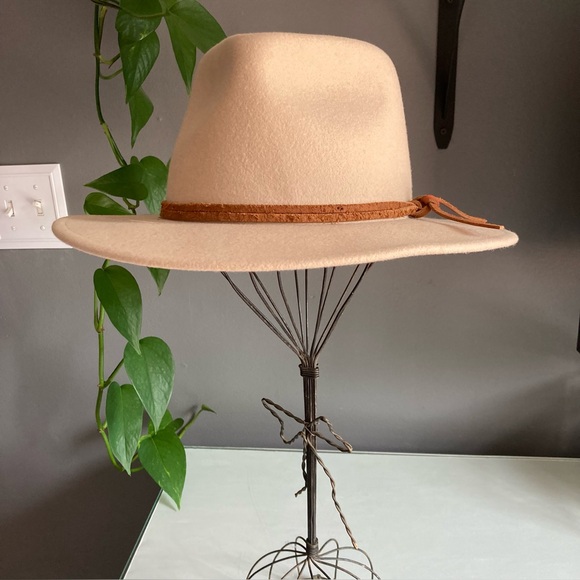Wyeth Tan Wool Fedora Hat With Suede Tope Trim - Picture 1 of 13